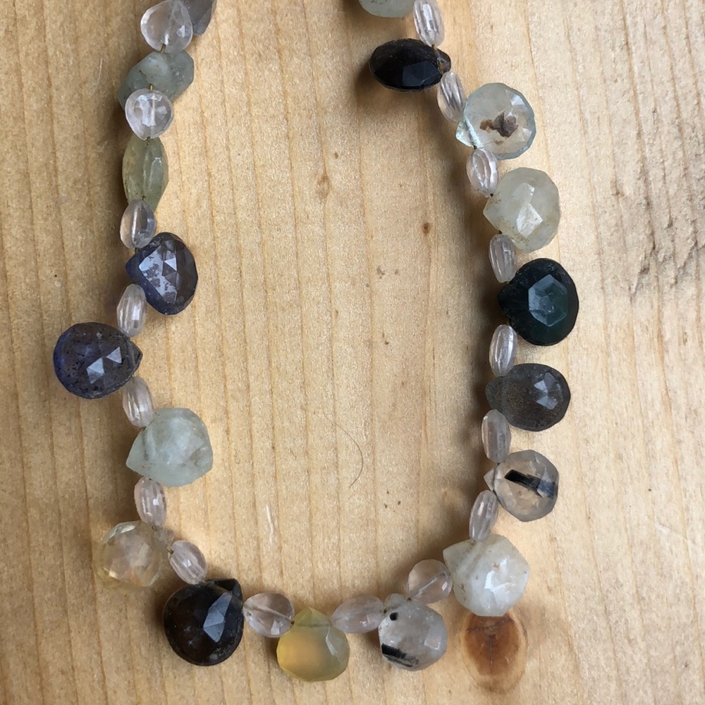 🌻2/$30 Gorgeous Gemstone Necklace
